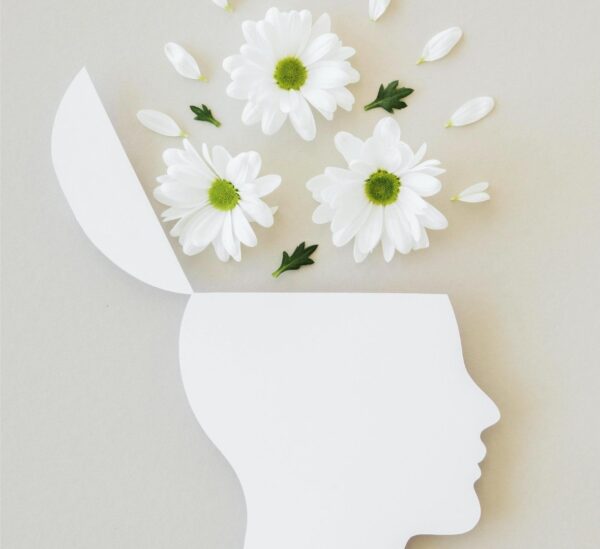 ¿Cómo mejorar tu diálogo interno? Aprende a hablarte con más amabilidad